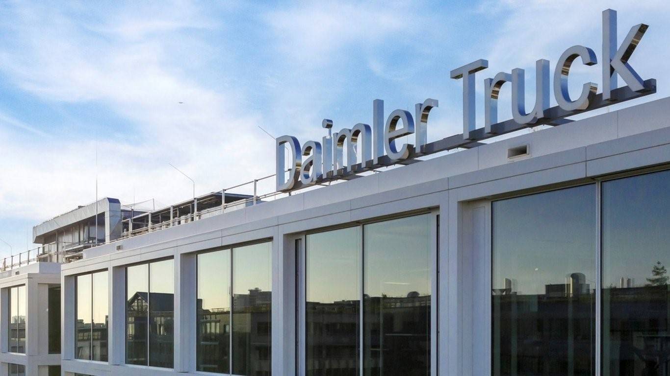 戴姆勒卡车 (1).jpg